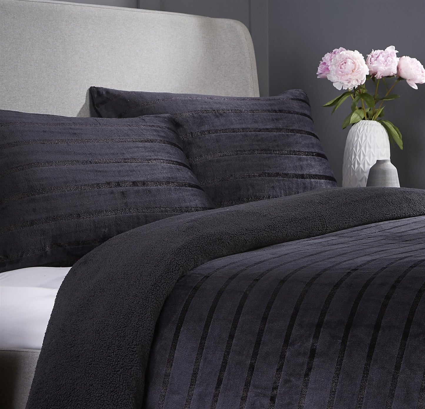 OLIVIA ROCCO Satin Stripe Reversible Faux Fur Teddy Duvet Cover Set - Super Soft Plush Winter Bedding, Available in Single, Double, King