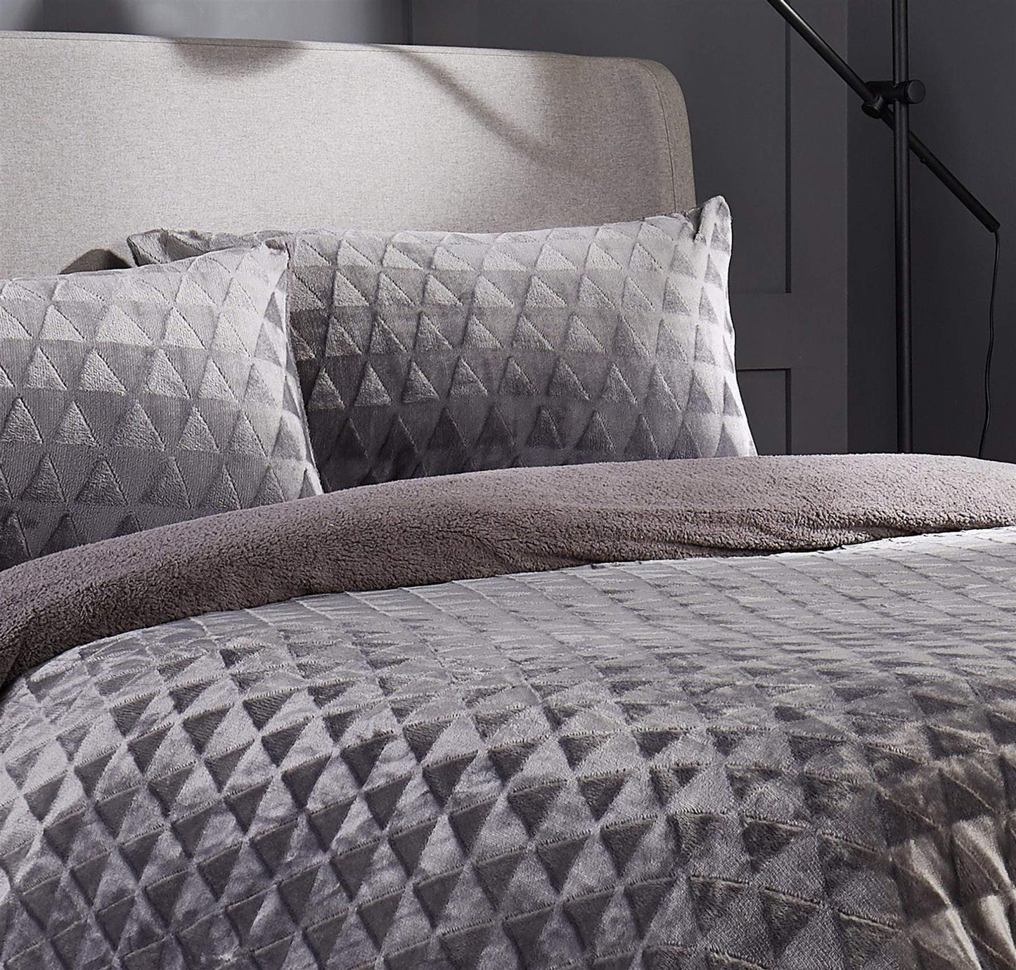 OLIVIA ROCCO Geometric Reversible Teddy Bear Faux Fur Duvet Set Ultra Soft Bedding OEKO-TEX Certified For Cozy Winter Nights