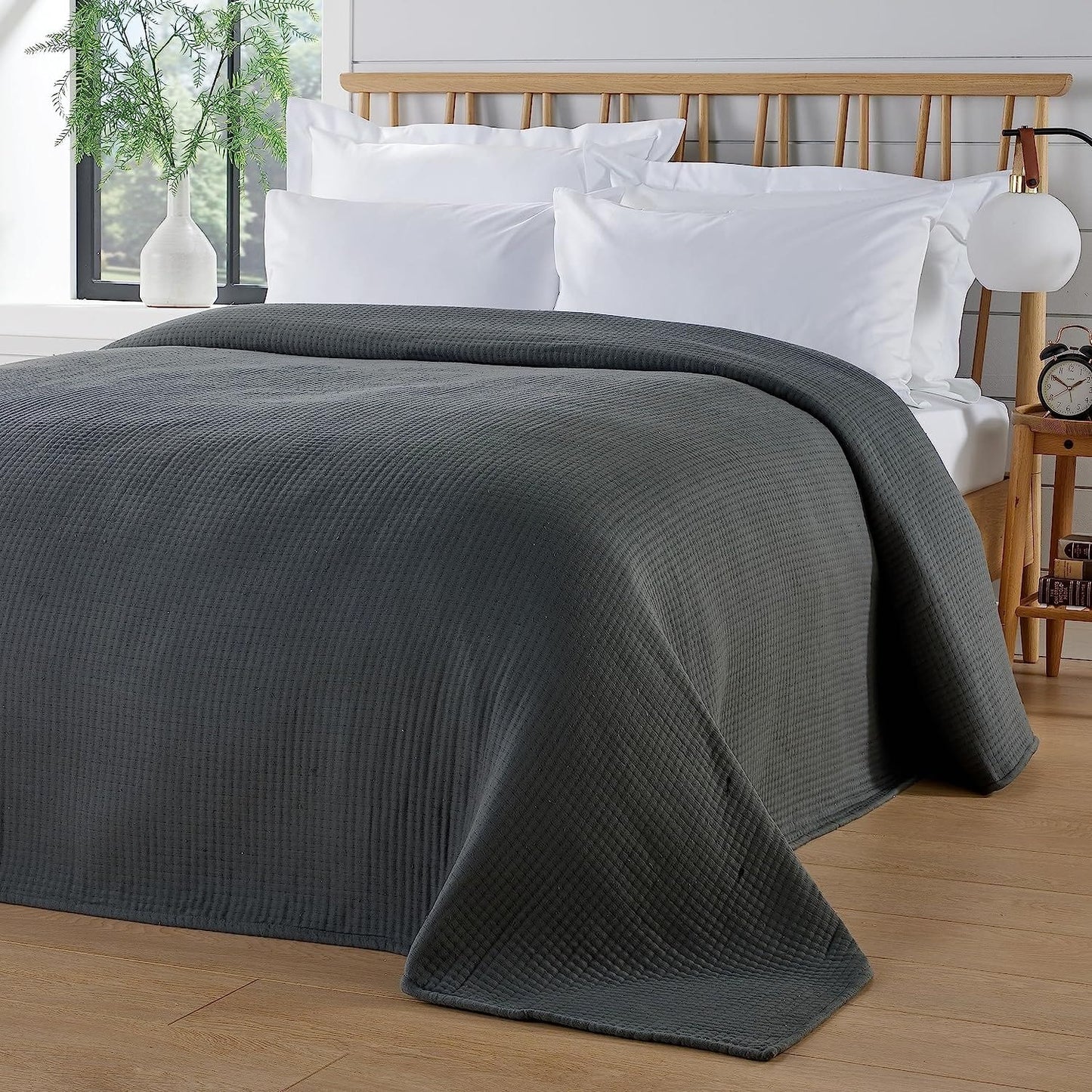 OLIVIA ROCCO Hotel Collection Quilted Bedspread 240x260 cm White and Grey 100% Sustainable Cotton Soft and Durable Bedding