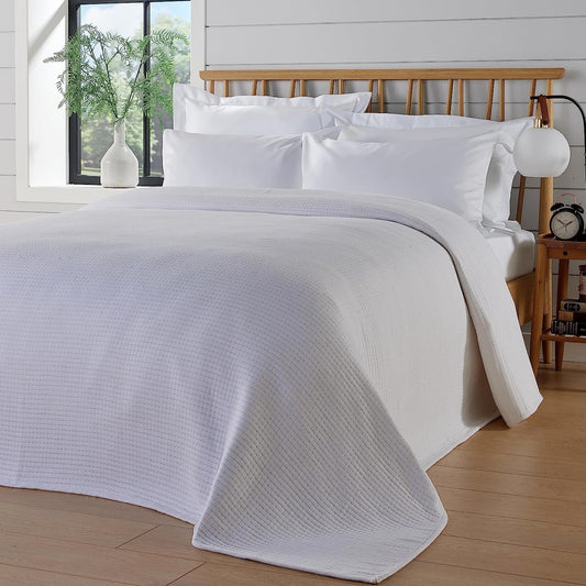 OLIVIA ROCCO Hotel Collection Quilted Bedspread 240x260 cm White and Grey 100% Sustainable Cotton Soft and Durable Bedding