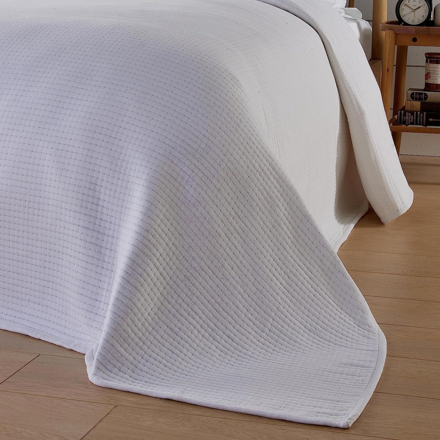 OLIVIA ROCCO Hotel Collection Quilted Bedspread 240x260 cm White and Grey 100% Sustainable Cotton Soft and Durable Bedding