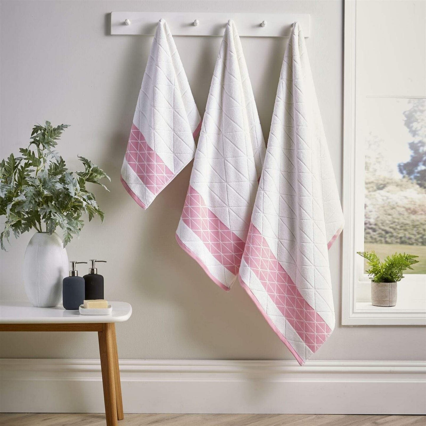 OLIVIA ROCCO Inca Diamond Jacquard 600GSM Cotton Towels Bath Sheets And Bath Towels Set Made In England OEKO TEX Certified Soft Absorbent
