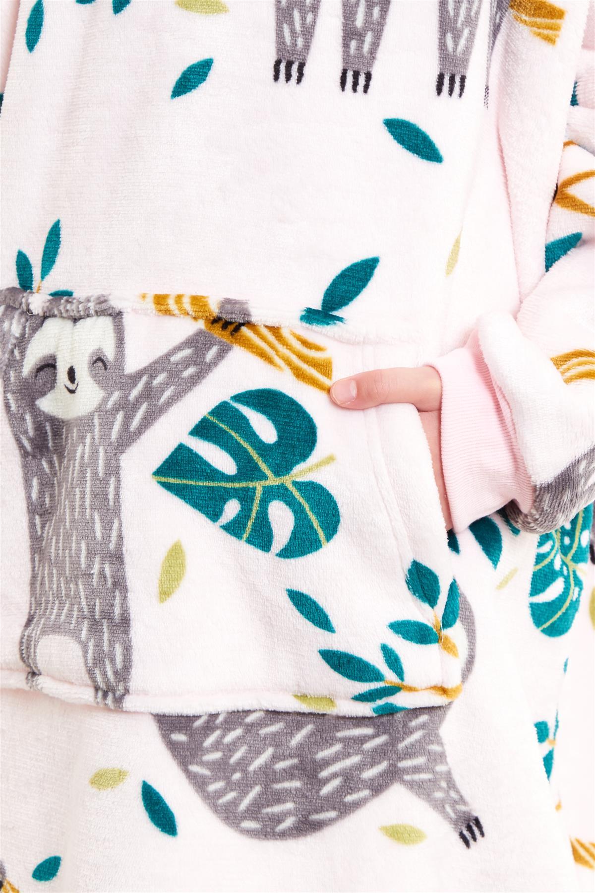 OLIVIA ROCCO Kids Oversized Hooded Fleece Blanket With Sherpa Fur, Elastic Cuffs, Double Pocket, Ages 8-15, Ultra Soft Lining For Cozy Comfort