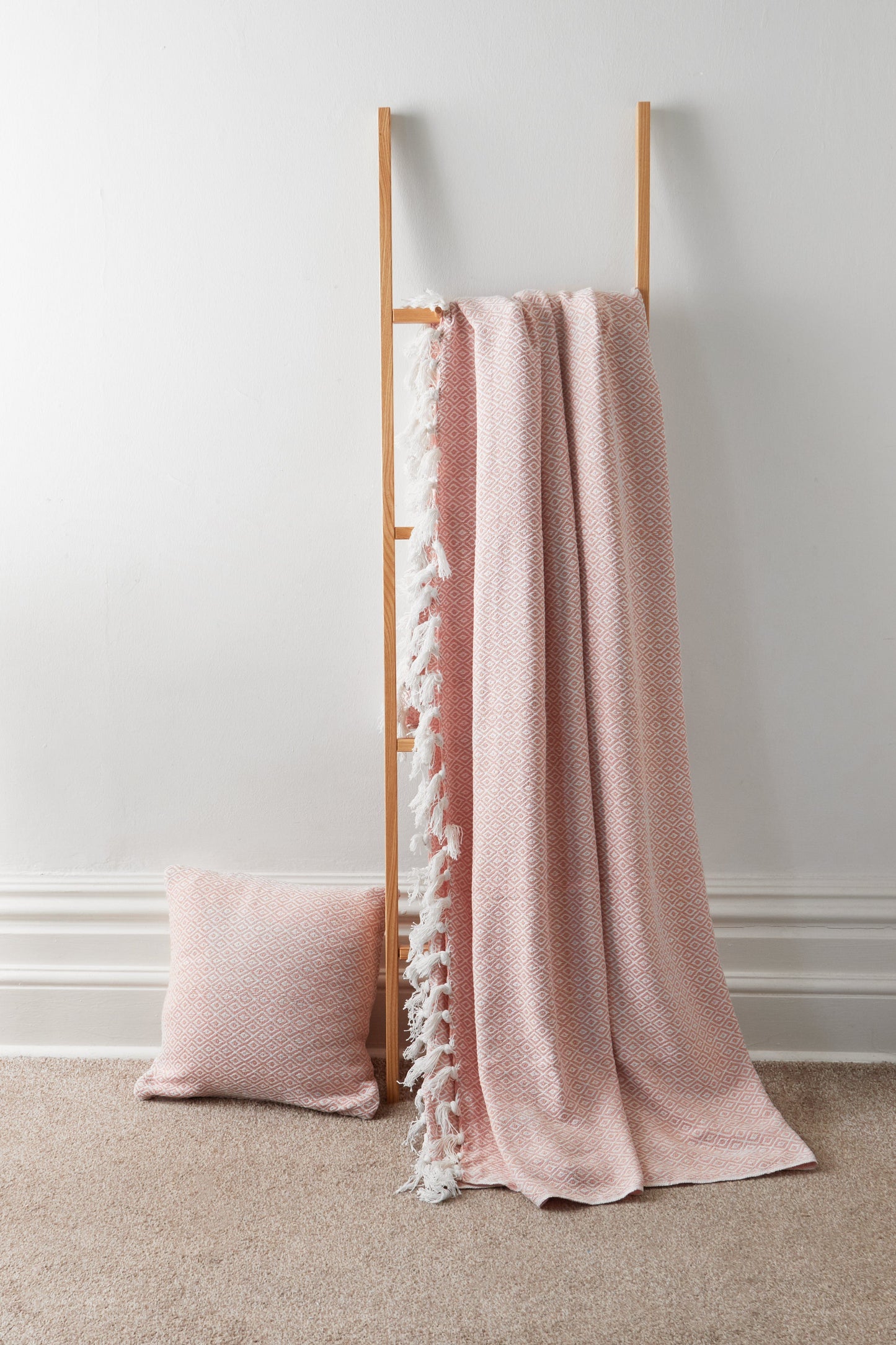 OLIVIA ROCCO Regal Handwoven Pure Cotton Throw Blanket Diamond Geometric Pattern Eco-Friendly Durable Bedspread Sofa Cover Multiple Sizes