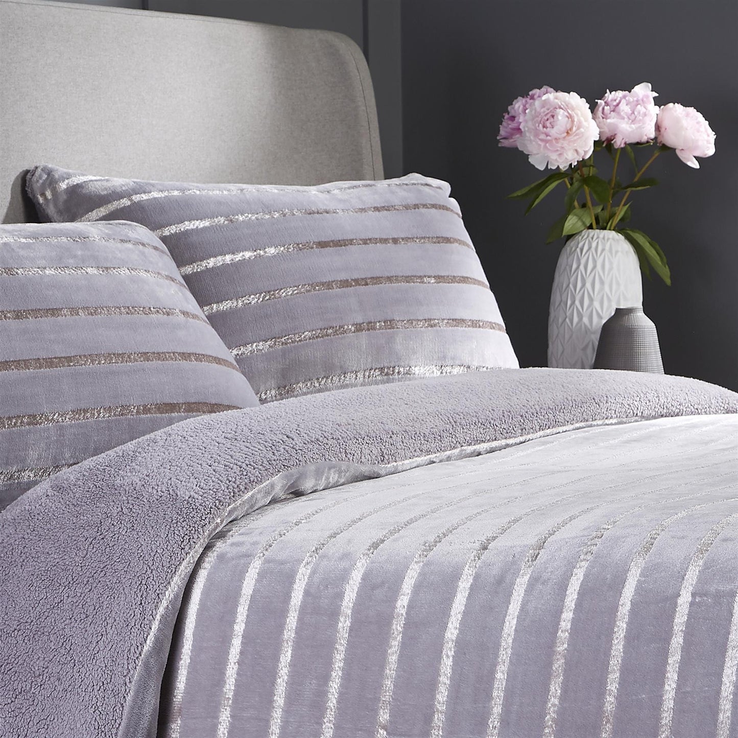 OLIVIA ROCCO Satin Stripe Reversible Faux Fur Teddy Duvet Cover Set - Super Soft Plush Winter Bedding, Available in Single, Double, King